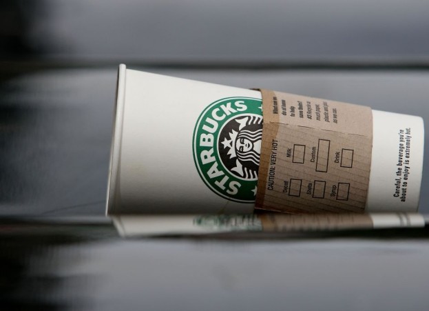 Starbucks to Close Underperforming Stores, Cut 900 Jobs in $1