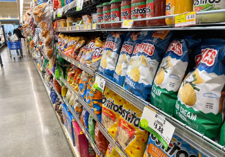 Ultra-processed snacks dominate grocery store shelves across the U.S.