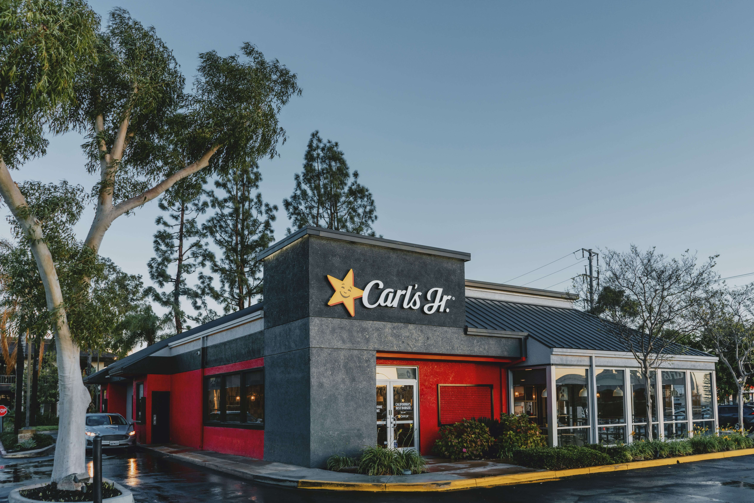 10 Carl's Jr. Locations Expected to Close After California Franchisee