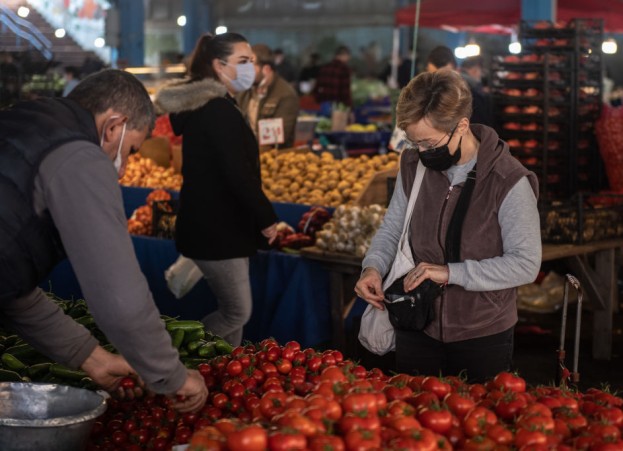 Too Lazy To Wash Your Produce? Study Says Not Doing So Is Dangerous